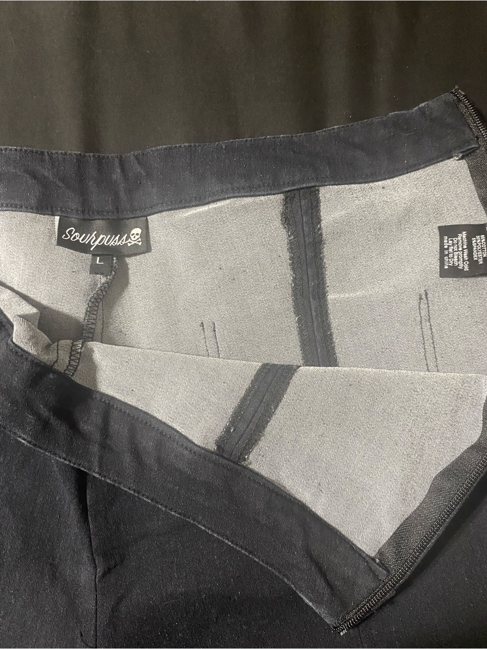 Sourpuss Clothing Denim Pinup Capris - Picture 3 of 3